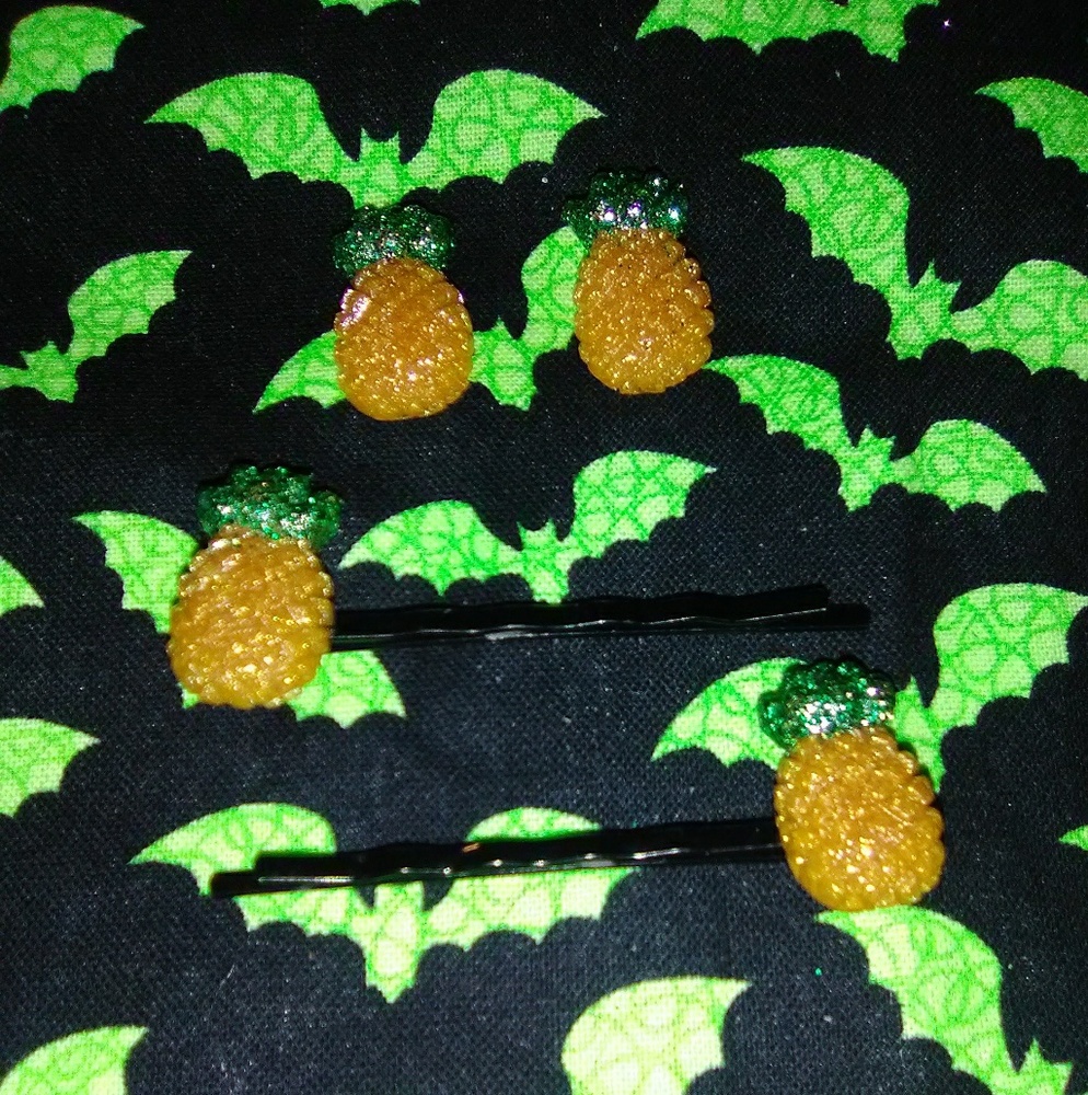 ❤️ Pineapple earring and hair assessories